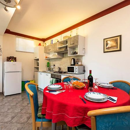 Apartman Maya Mali Losinj Exterior photo
